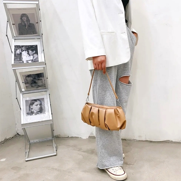 Crinkled Shoulder/Clutch Bag - Black - Picture 9 of 11